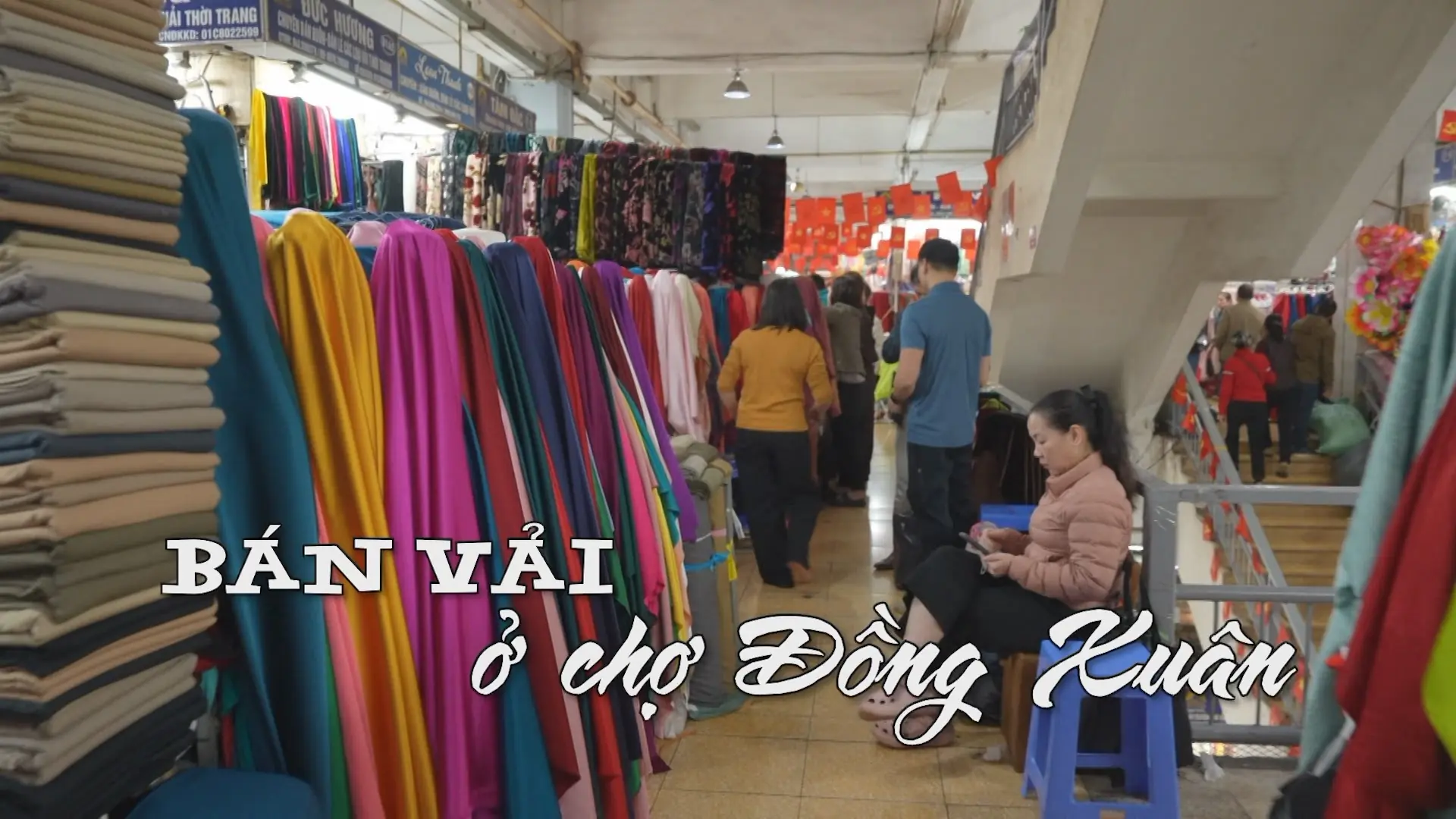 Bán vải ở chợ Đồng Xuân | Nhịp sống Hà Nội | 26/12/2025